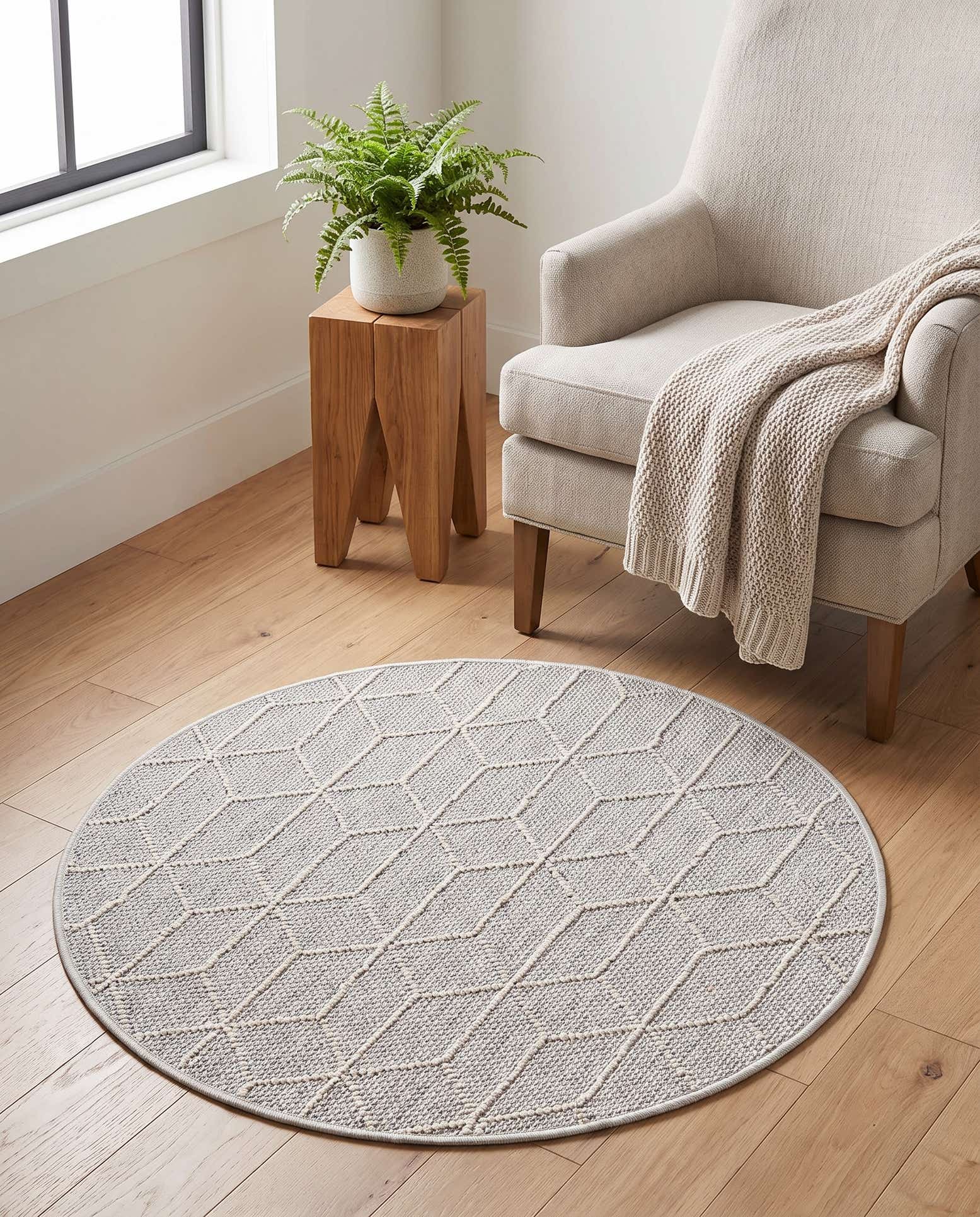 3' 1 x 3' 1 Easy-Clean Trellis Indoor / Outdoor Round Rug