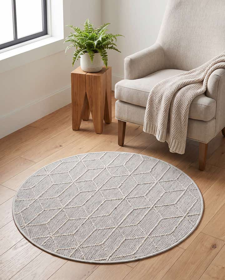 3' 1 x 3' 1 Easy-Clean Trellis Indoor / Outdoor Round Rug