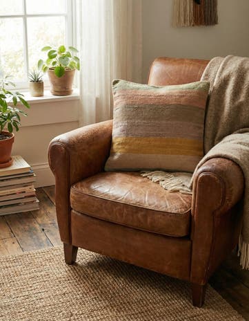 1' 6 x 1' 7 Hand Woven Pillow Wool Square Rug