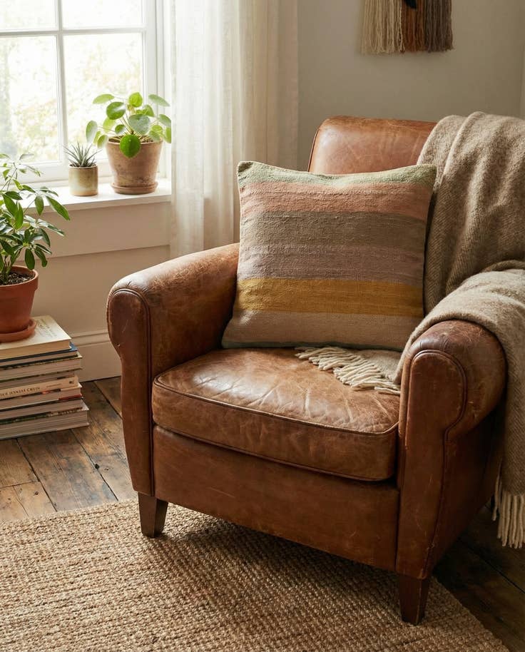 Detail image of 1' 6 x 1' 7 Hand Woven Pillow Wool Square Rug