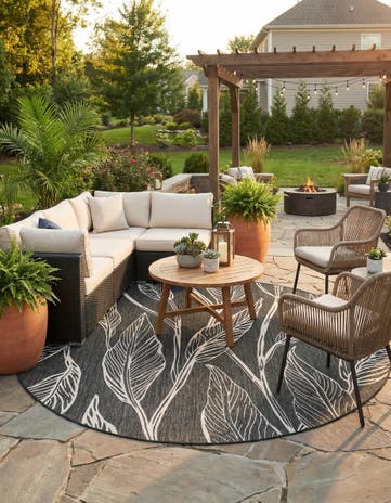 Ivory Charcoal Easy-Clean Botanical Indoor / Outdoor Round Rug