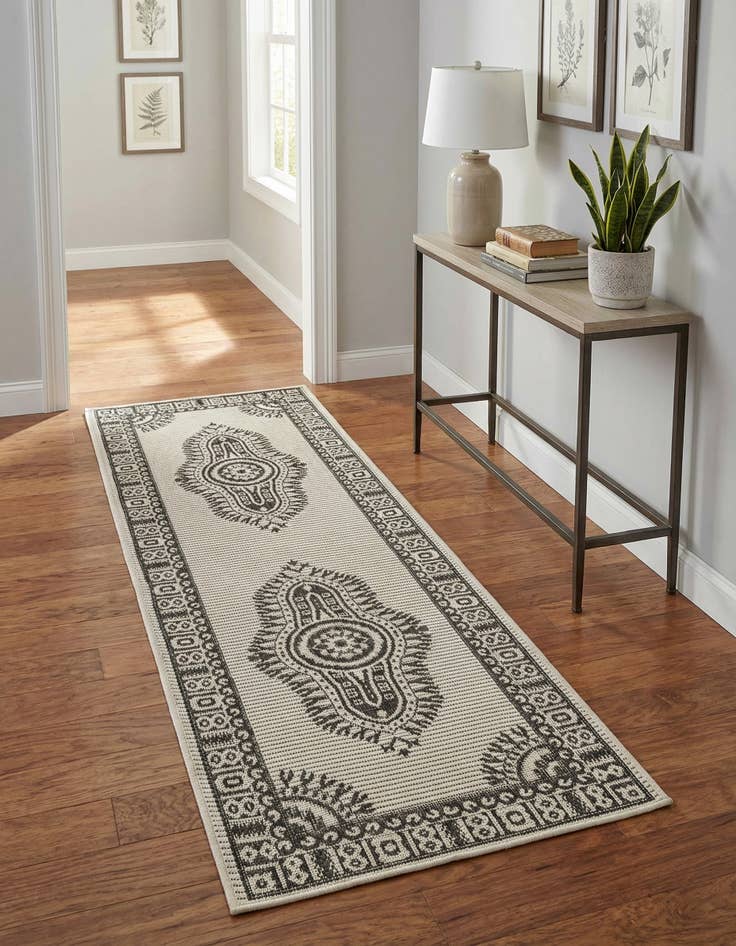Detail image of 2' x 6' Easy-Clean Traditional Indoor / Outdoor Runner Rug