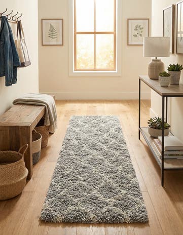 2' x 8' Lattice Shag Runner Rug