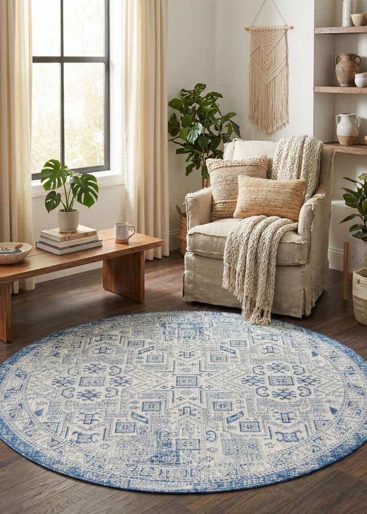 5' 3 x 5' 3 Easy-Clean Aztec Indoor / Outdoor Round Rug