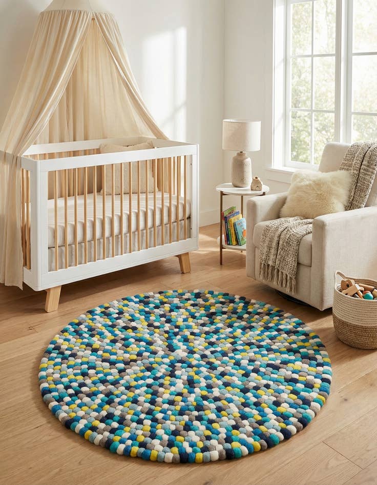 Detail image of 5' 1 x 5' 1  Hand Woven Felt Ball Wool Round Rug