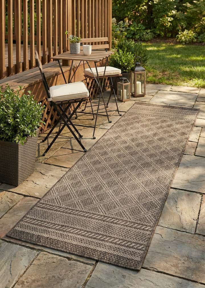 2' x 6' 1 Easy-Clean Trellis Indoor / Outdoor Runner Rug