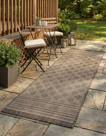 2' x 6' 1 Easy-Clean Lattice Indoor / Outdoor Runner Rug