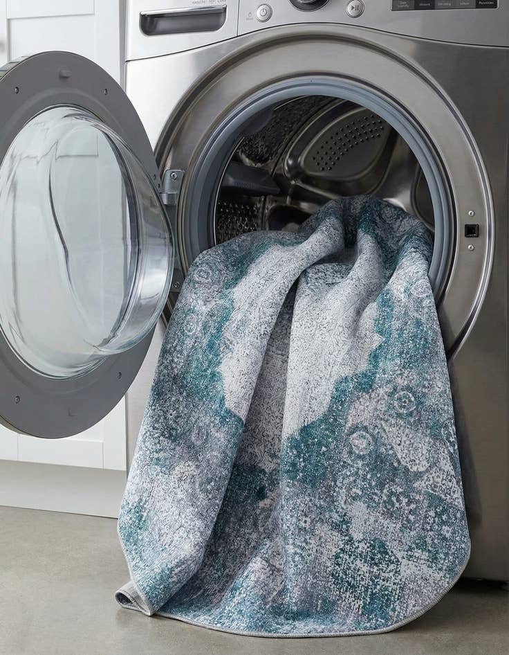 Detail image of 7' 10 x 7' 10  Washable Yara Round Rug