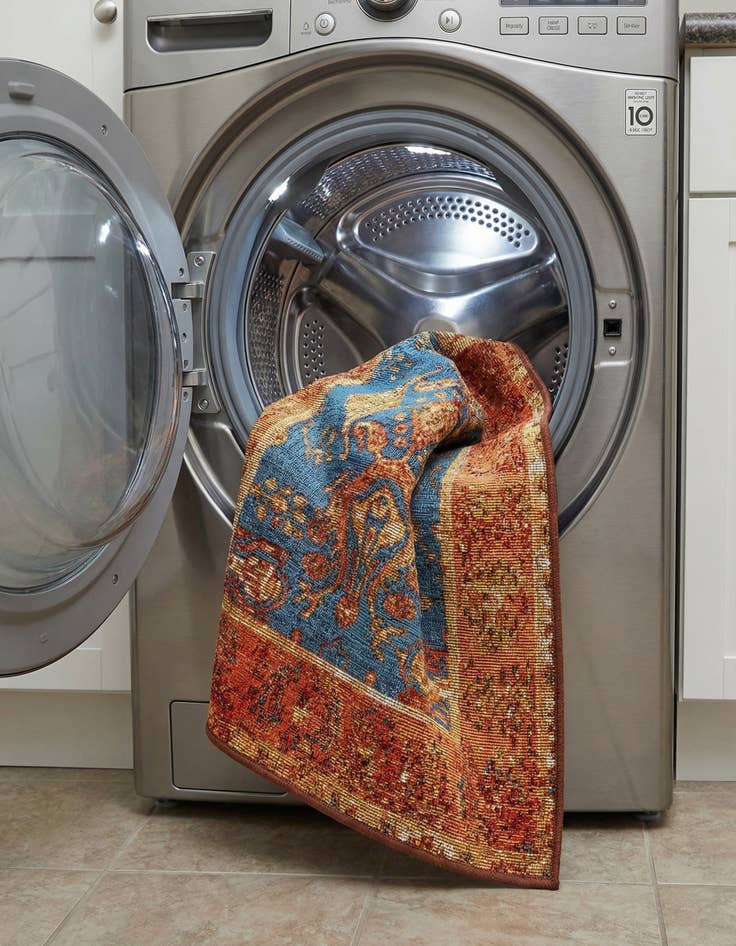 Detail image of 2' x 3'  Washable Traditional Indoor / Outdoor Rug