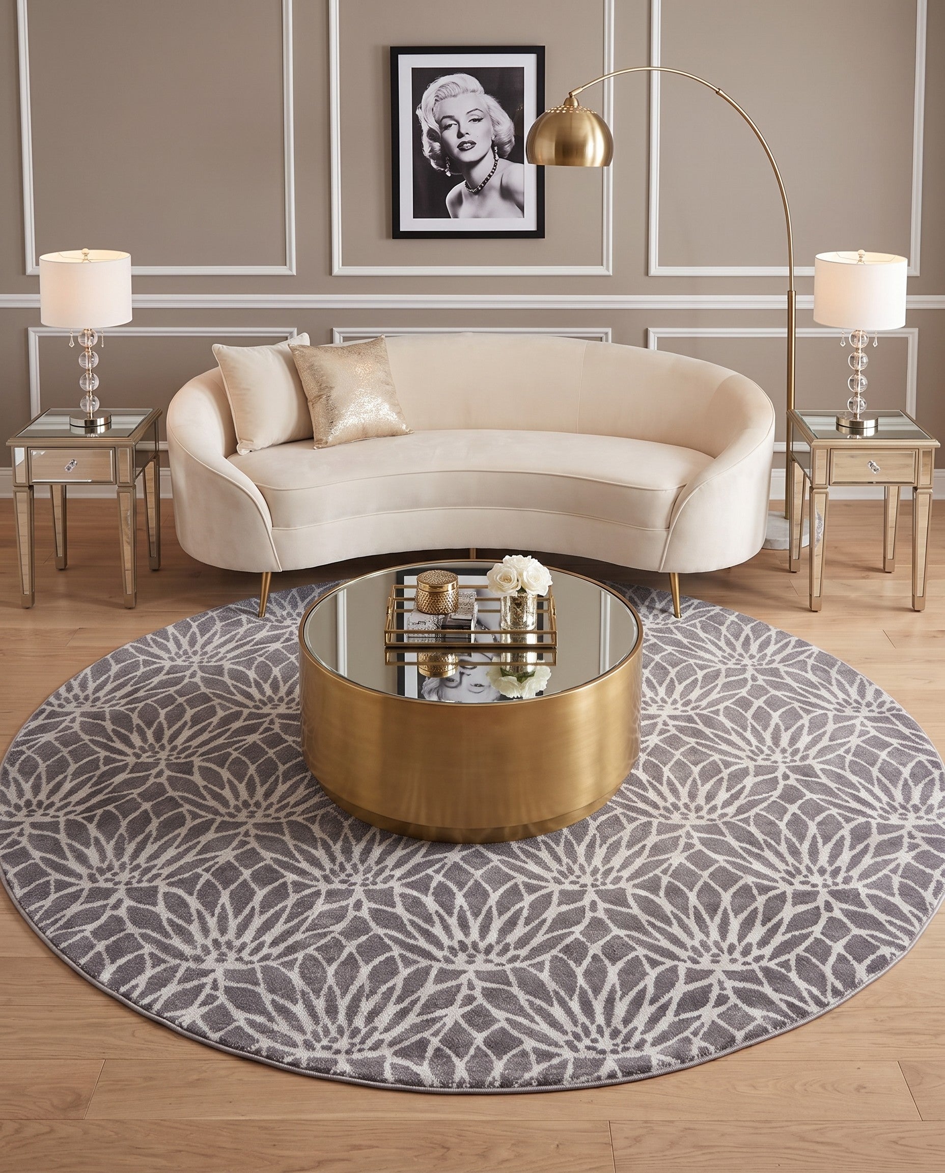 7' 10 x 7' 10 Marilyn Monroe™ Glam Dahlia Round Rug