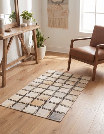 2' 1 x 3' 1 Cowhide Rug