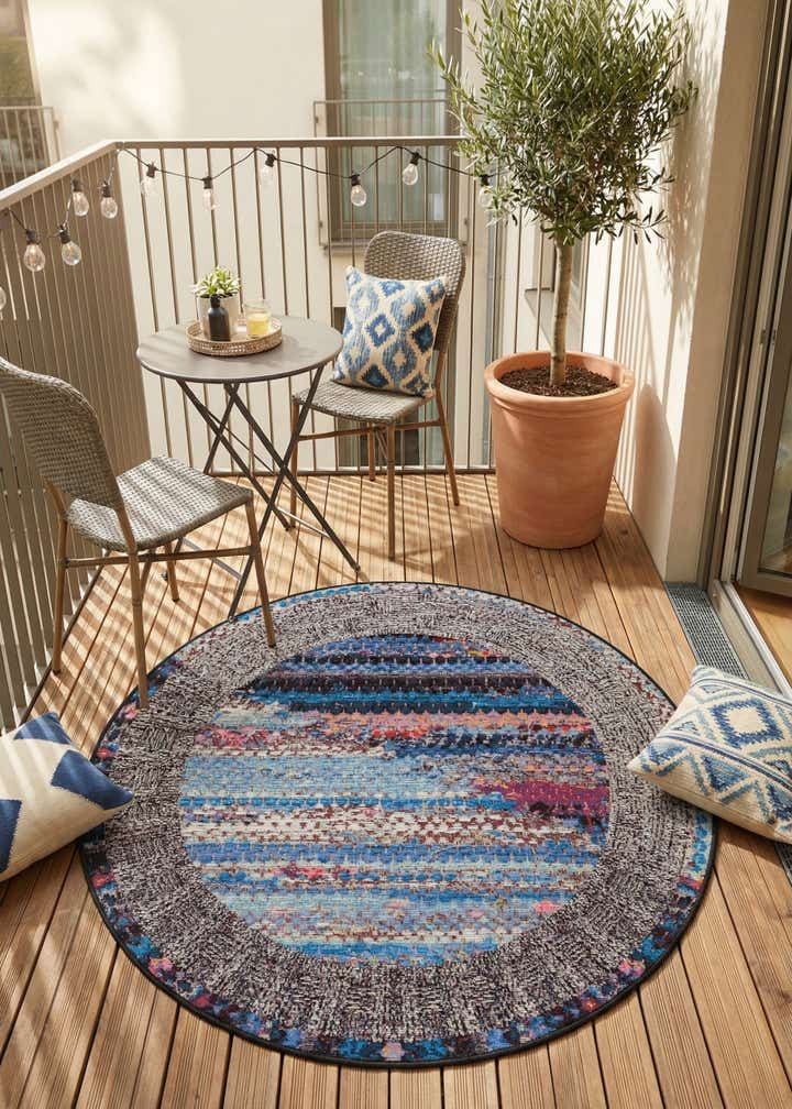4' x 4' Easy-Clean Modern Indoor / Outdoor Round Rug