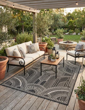 5' 3 x 8' Easy-Clean Traditional Indoor / Outdoor Rug
