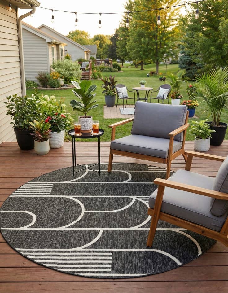 Detail image of 6' x 6'  Washable Modern Indoor / Outdoor Round Rug