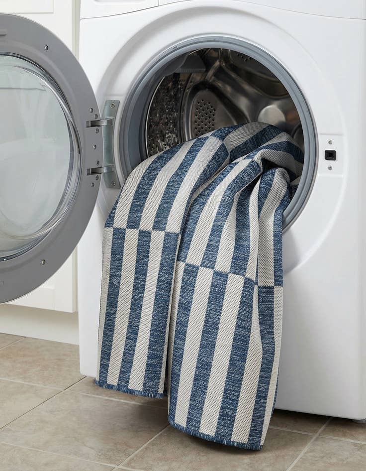 Detail image of 5' 3 x 5' 3  Washable Striped Indoor / Outdoor Square Rug