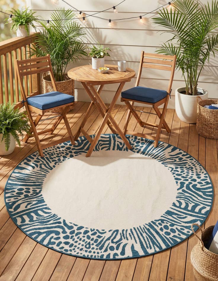 Detail image of 6' x 6'  Washable Safari Indoor / Outdoor Round Rug