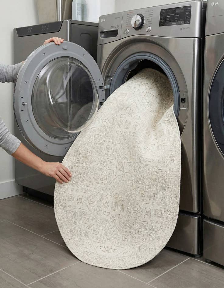 Detail image of 5' 3 x 8'  Washable Aztec Indoor / Outdoor Oval Rug