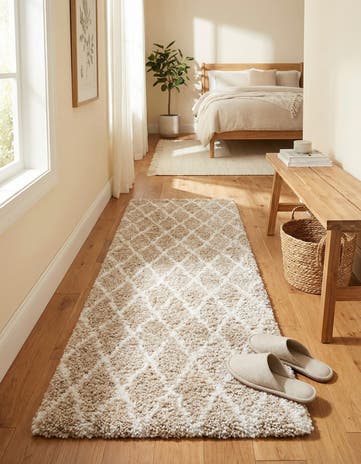 2' 7 x 6' Moroccan Shag Runner Rug