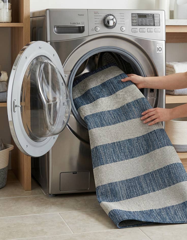 Detail image of  5' 3 x 7'  Washable Ribbon Indoor / Outdoor Rug