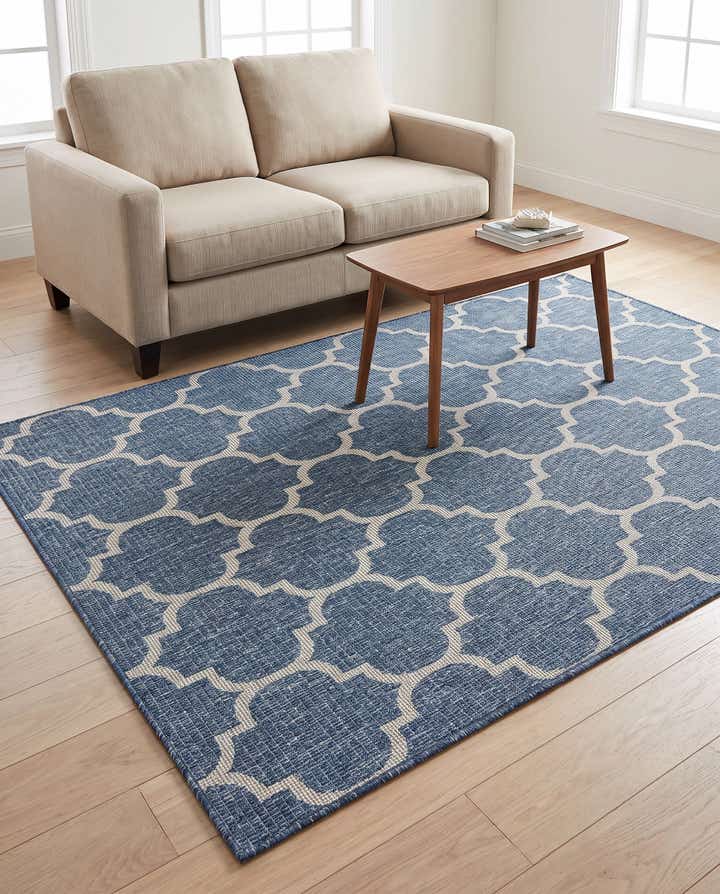 5' 3 x 7' Easy-Clean Trellis Indoor / Outdoor Rug