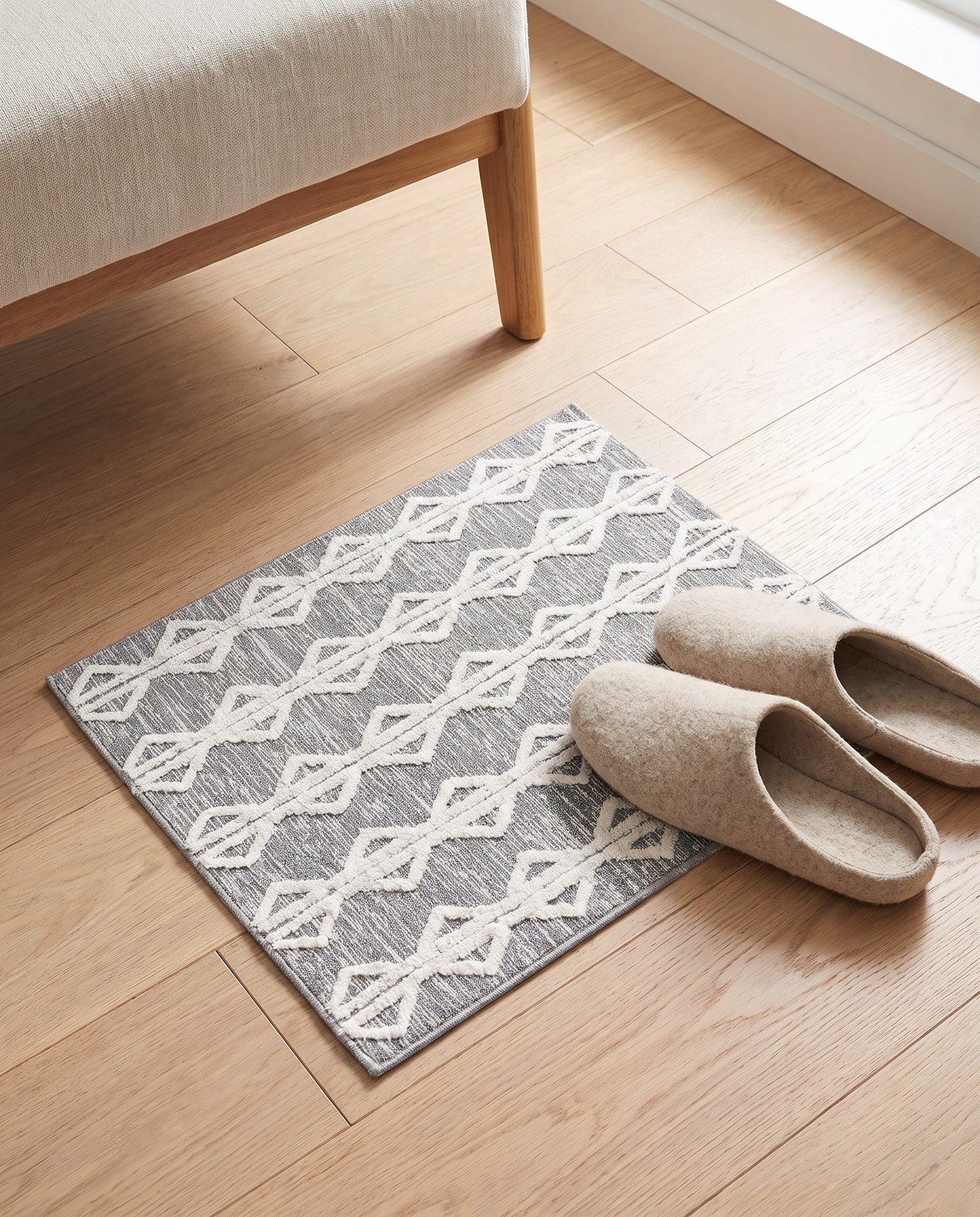 1' 3 x 1' 4 Sabrina Soto Casa Palma Sample Rug