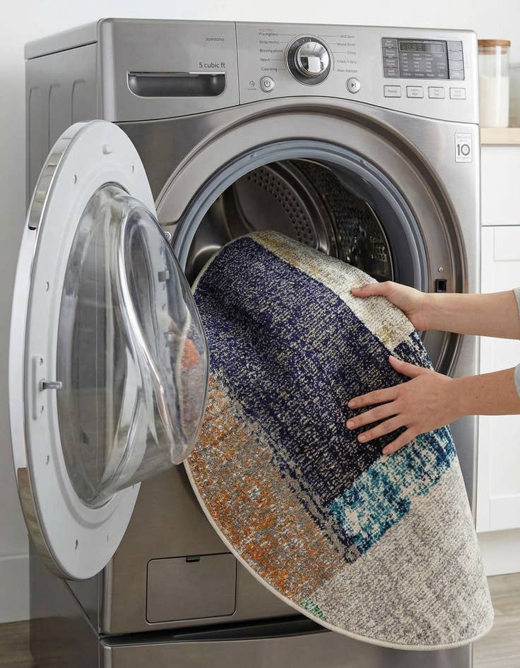 Detail image of 3' 3 x 3' 3  Washable Vivid Round Rug