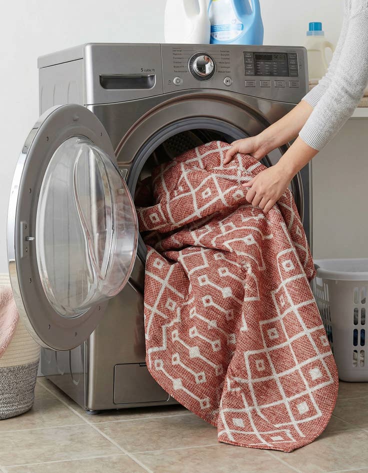 Detail image of 6' x 9'  Washable Trellis Indoor / Outdoor Rug