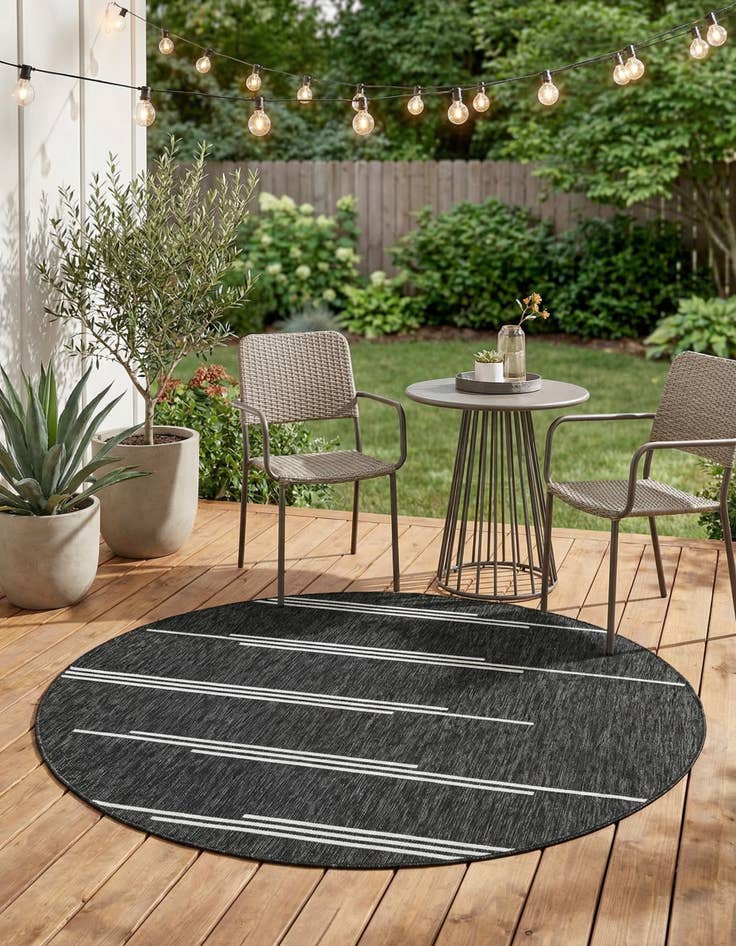 Detail image of 6' x 6' Easy-Clean Modern Indoor / Outdoor Round Rug