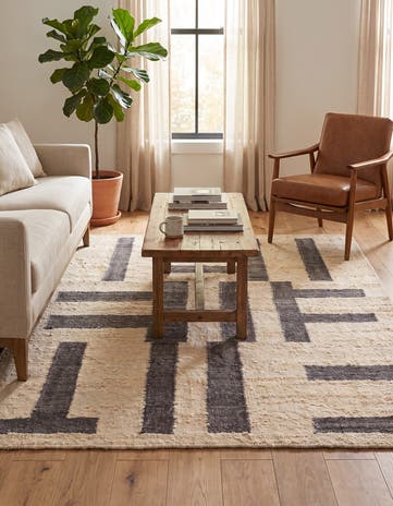 5' 1 x 6' 11 Hand Knotted Moroccan Wool Rug