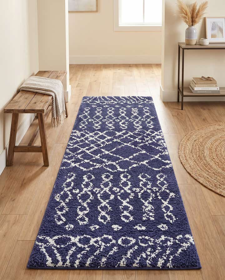 2' 7 x 6' Moroccan Shag Runner Rug