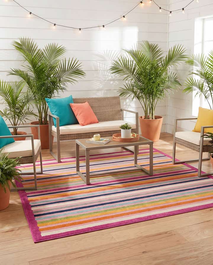 7' 10 x 7' 10 Easy-Clean Aruba Indoor / Outdoor Square Rug