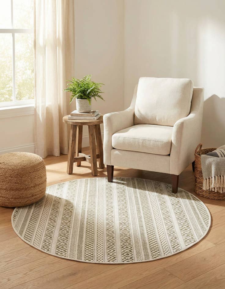 Detail image of 3' x 3'  Washable Striped Indoor / Outdoor Round Rug
