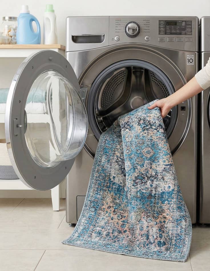 Detail image of 2' x 3'  Washable Mangata Rug