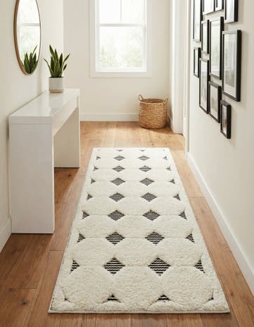 Black and White Prismatic Runner Rug