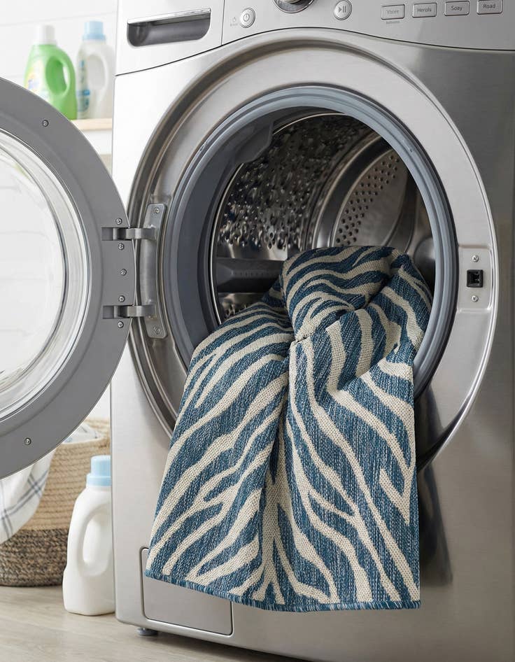 Detail image of 3' x 5' 3  Washable Safari Indoor / Outdoor Rug