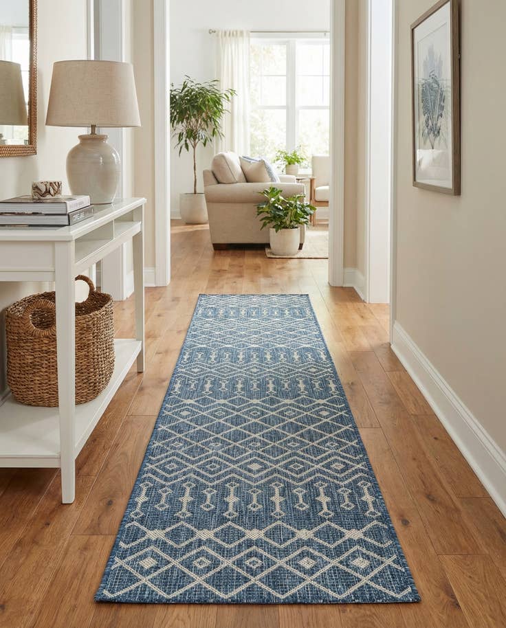 Detail image of 2' 7 x 12' Easy-Clean Lattice Indoor / Outdoor Runner Rug