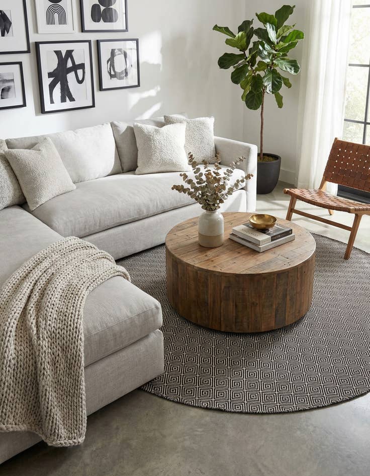 Detail image of 7' 10 x 7' 10 Hand Woven Geo Trellis Flatweave Round Rug