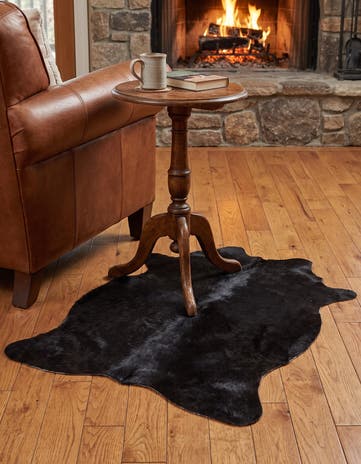 1' 8 x 2' 6 Cowhide Leather Rug
