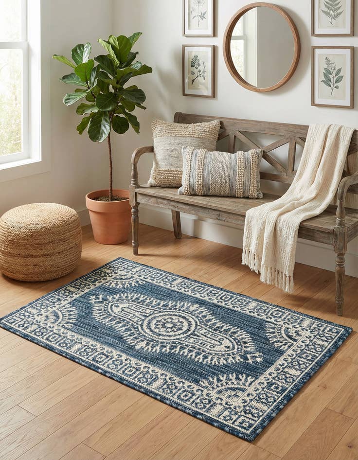 Detail image of  2' x 3'  Washable Traditional Indoor / Outdoor Rug