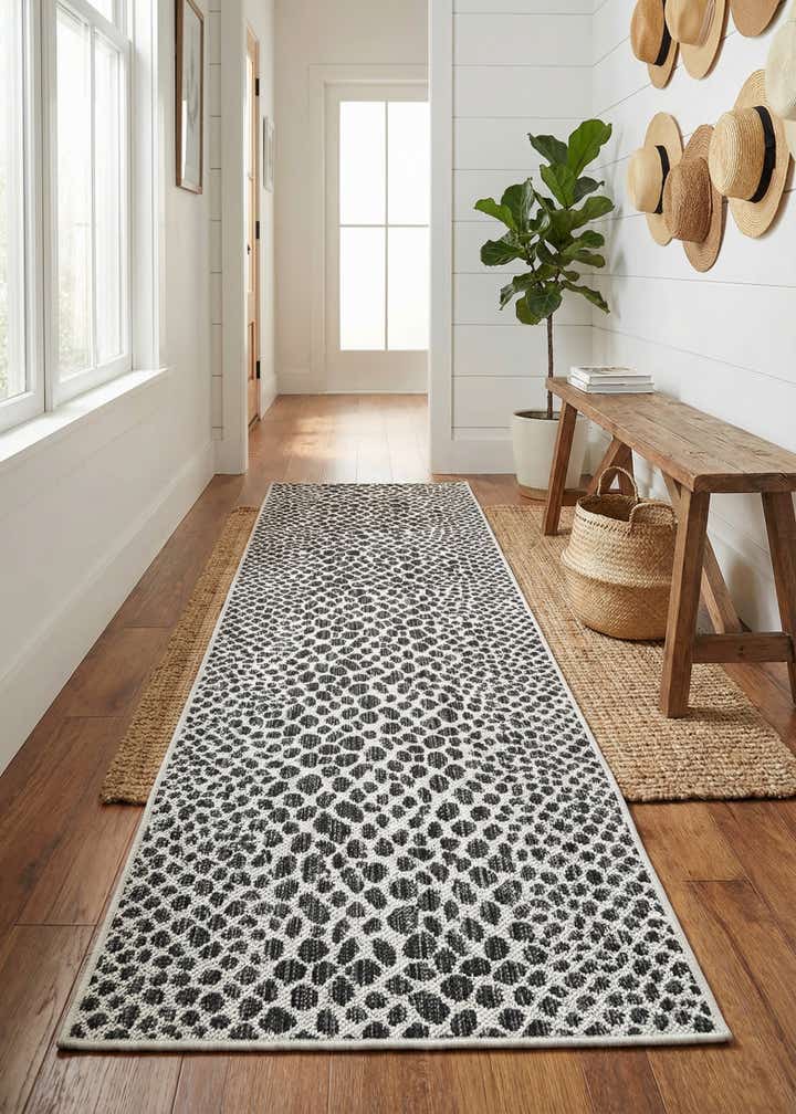 2' x 8' Easy-Clean Jill Zarin Cape Town Indoor / Outdoor Runner Rug