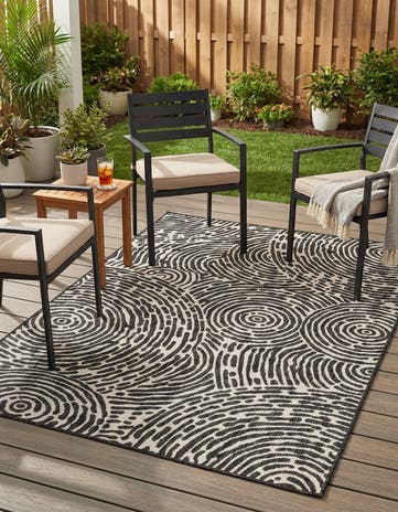 5' 3 x 8' Easy-Clean Modern Indoor / Outdoor Rug