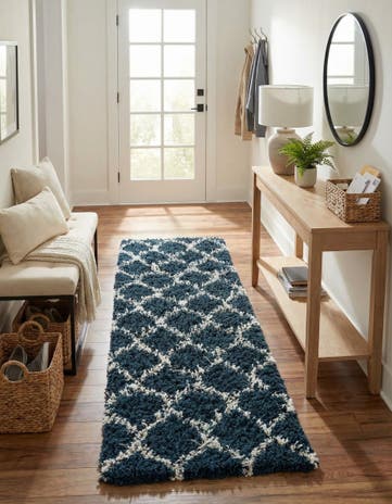 2' 7 x 10' Lattice Shag Runner Rug