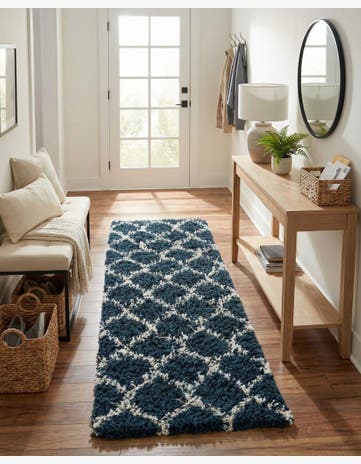 2' 7 x 10' Trellis Shag Runner Rug