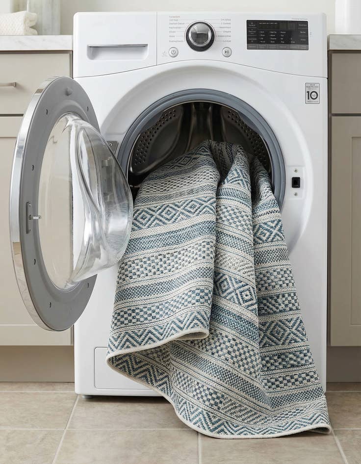 Detail image of 3' x 5' 3  Washable Striped Indoor / Outdoor Rug