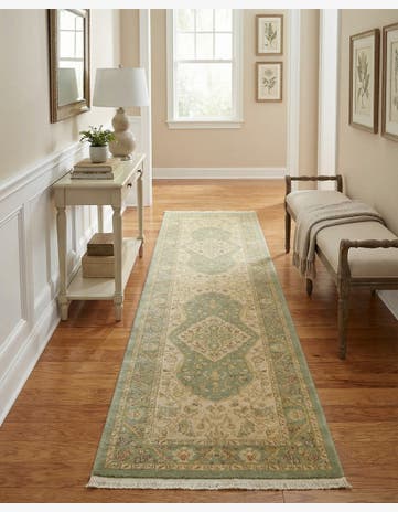2' 7 x 10' Chelsea Runner Rug