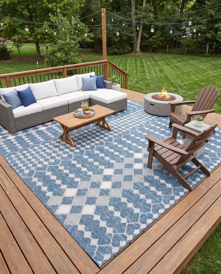 10' x 14' Easy-Clean Trellis Indoor / Outdoor Rug