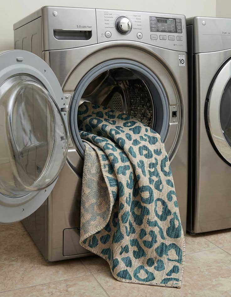 Detail image of 5' x 7' 7  Washable Safari Indoor / Outdoor Rug