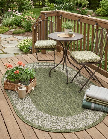 Green Easy-Clean Border Indoor / Outdoor Oval Rug