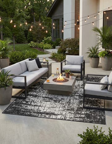 7' 10 x 10' Easy-Clean Modern Indoor / Outdoor Rug