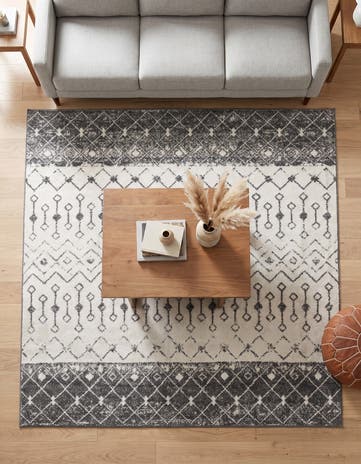 7' 10 x 7' 10 Moroccan Trellis Square Rug